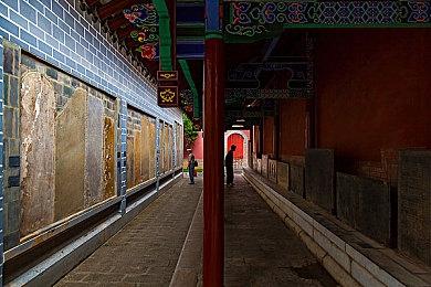 赛博朋克背景邪典风格第三人称动作射击游戏《赛博城》现已正式发售